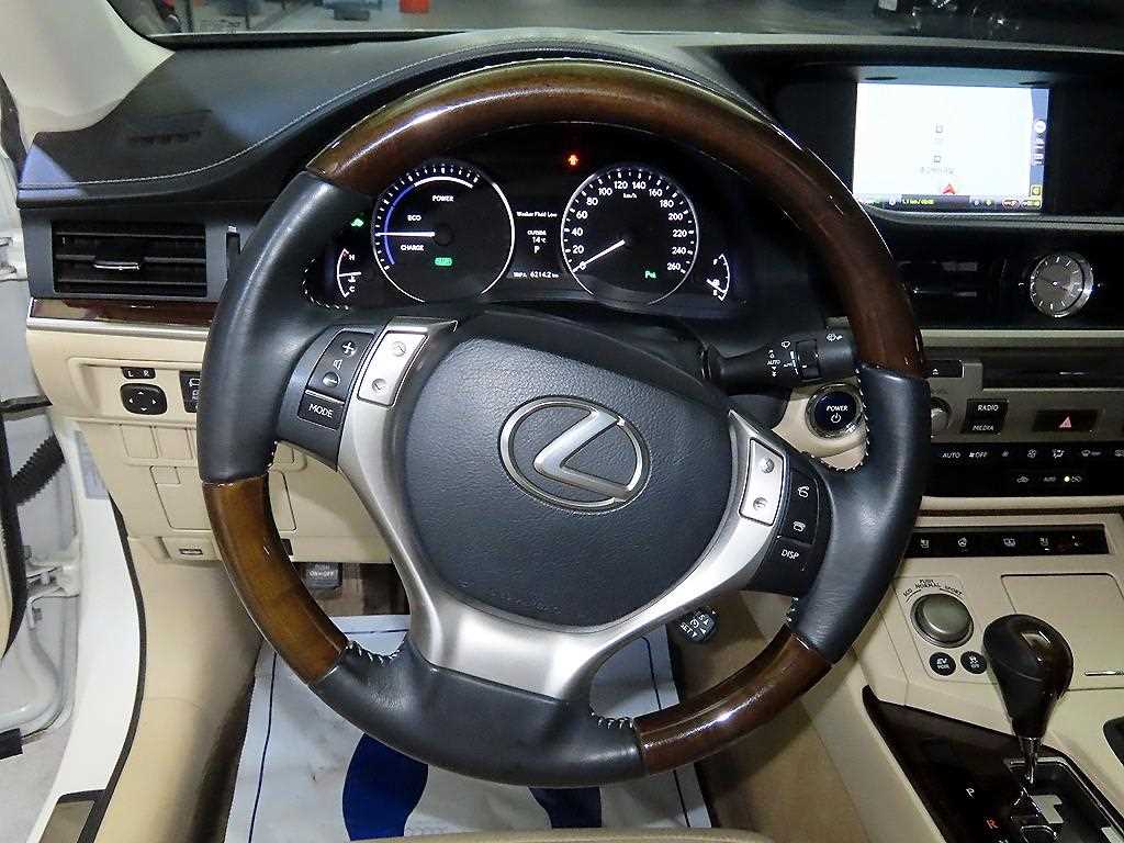 Lexus ES - Vista 8