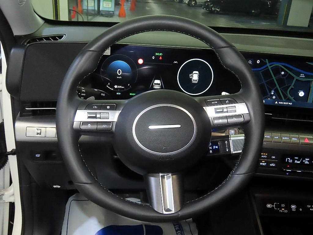 HYUNDAI Kona - Vista 9