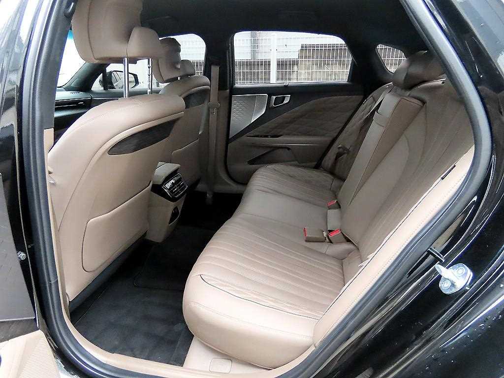 KIA K8 - Vista 6
