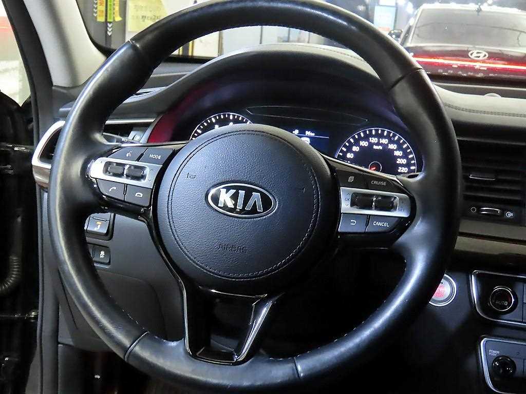 KIA K7 - Vista 8