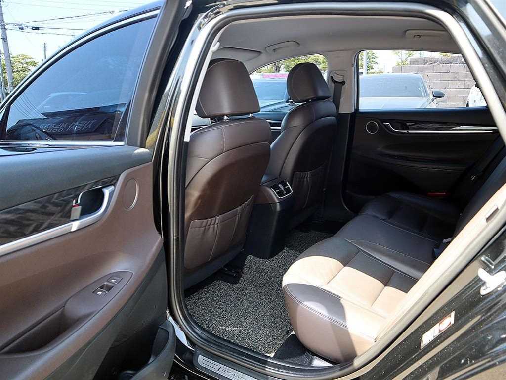 HYUNDAI Grandeur - Vista 7