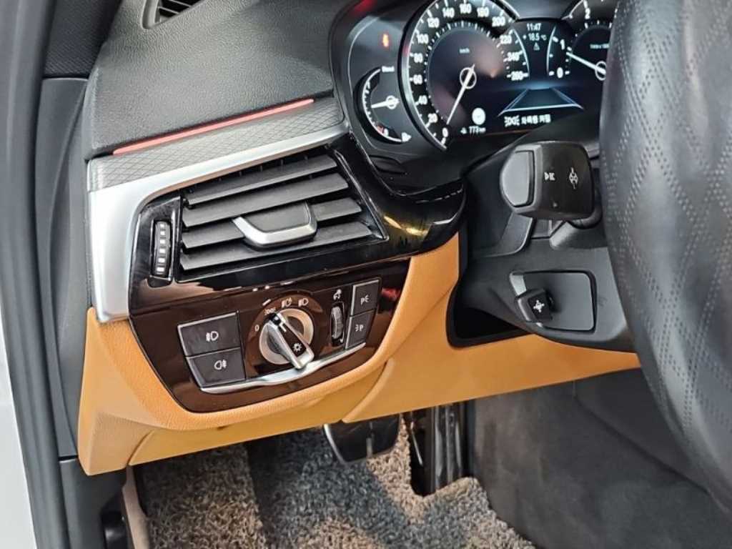 BMW 5 Series 2018 Blanco - Importación desde Corea - HF Imports Iquique - Foto 15