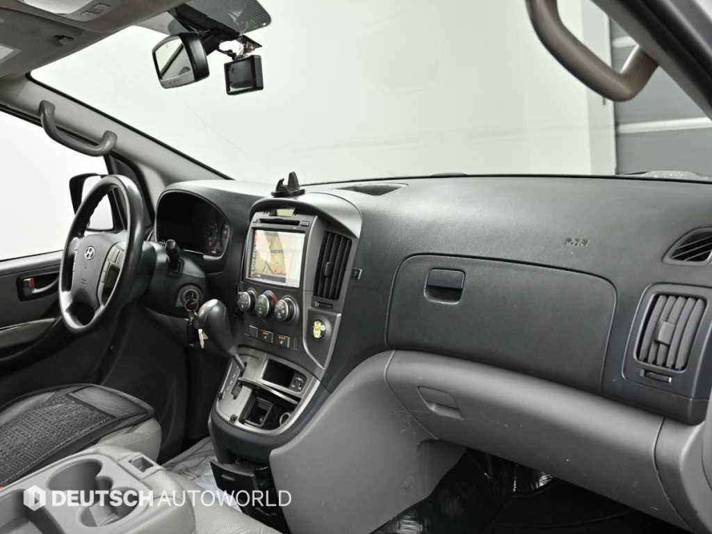 HYUNDAI Starex - Vista 9