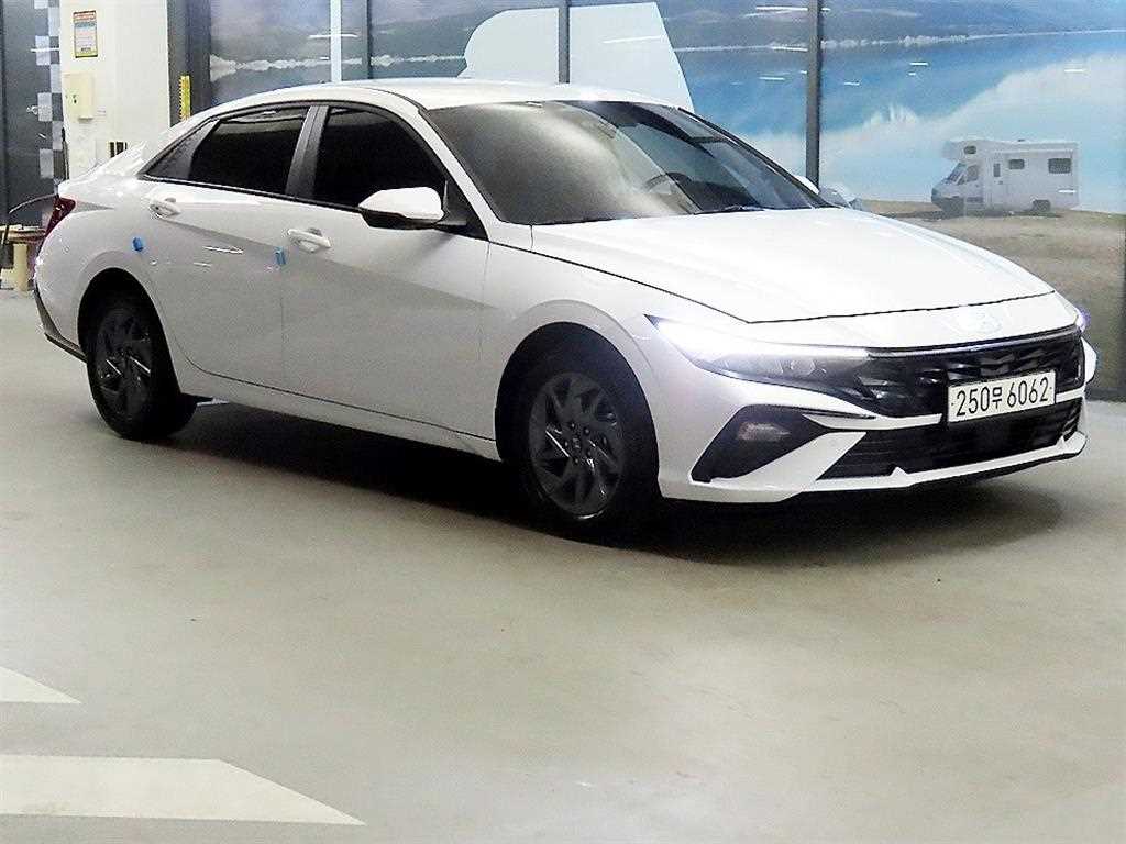HYUNDAI Avante 2025 Blanco - Importación desde Corea - HF Imports Iquique - Foto 1