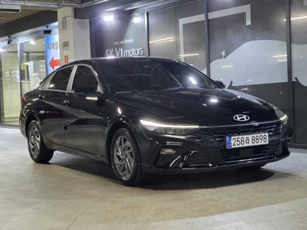 HYUNDAI Avante - Vista 2