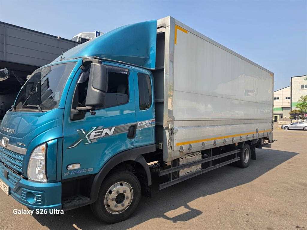 medium and large cargo truck - Vista 3