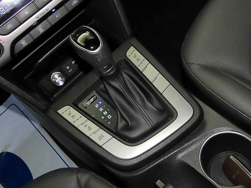 HYUNDAI Avante - Vista 12
