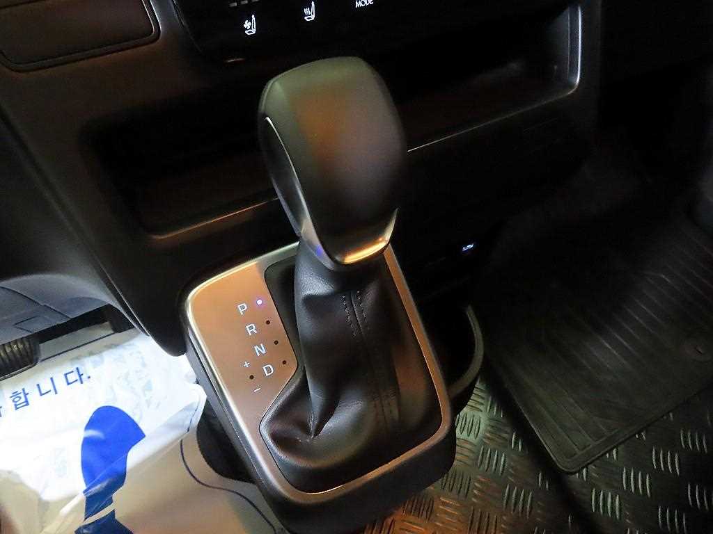 HYUNDAI Staria - Vista 12