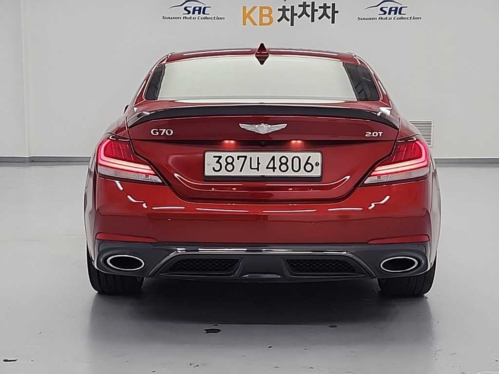 Genesis G70 - Vista 3