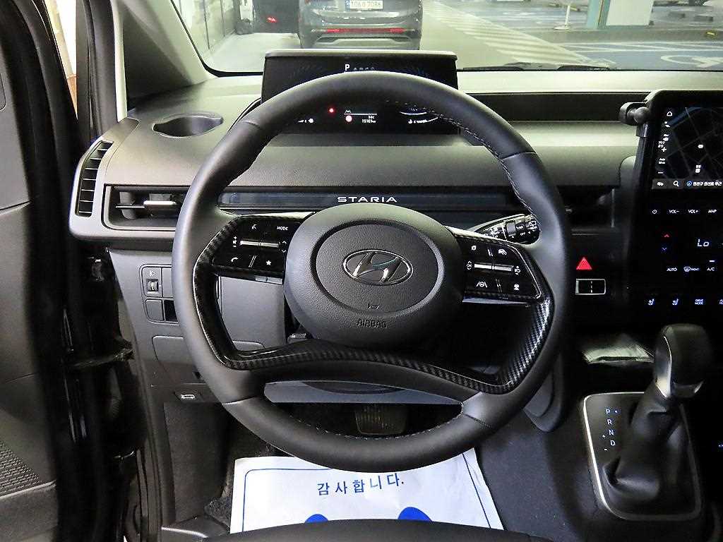 HYUNDAI Staria - Vista 8