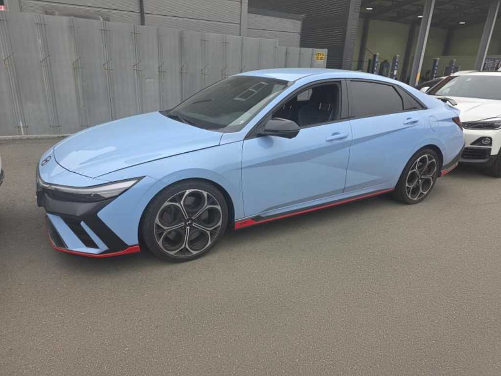 HYUNDAI Avante - Vista 2