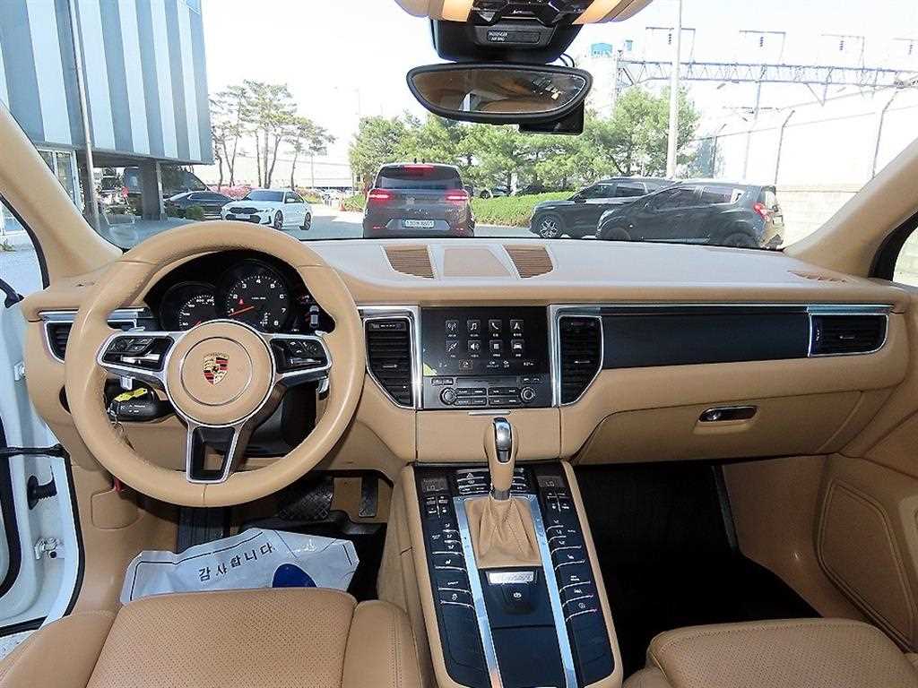 Porsche Macan - Vista 7