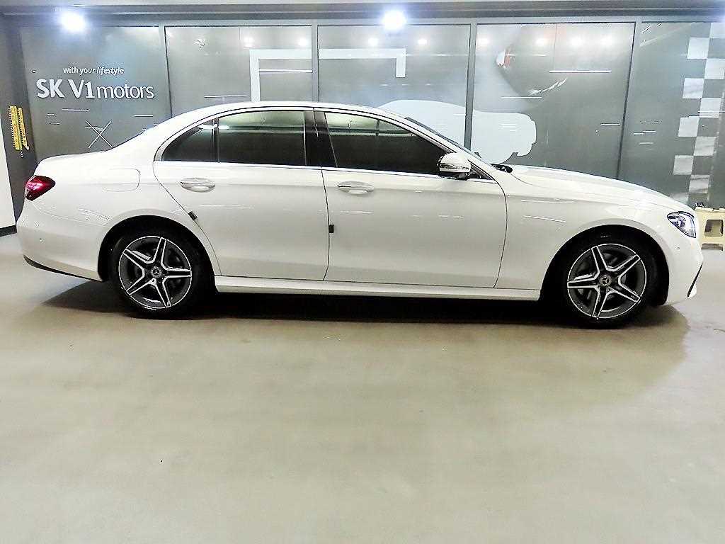 Mercedes Benz E class - Vista 3
