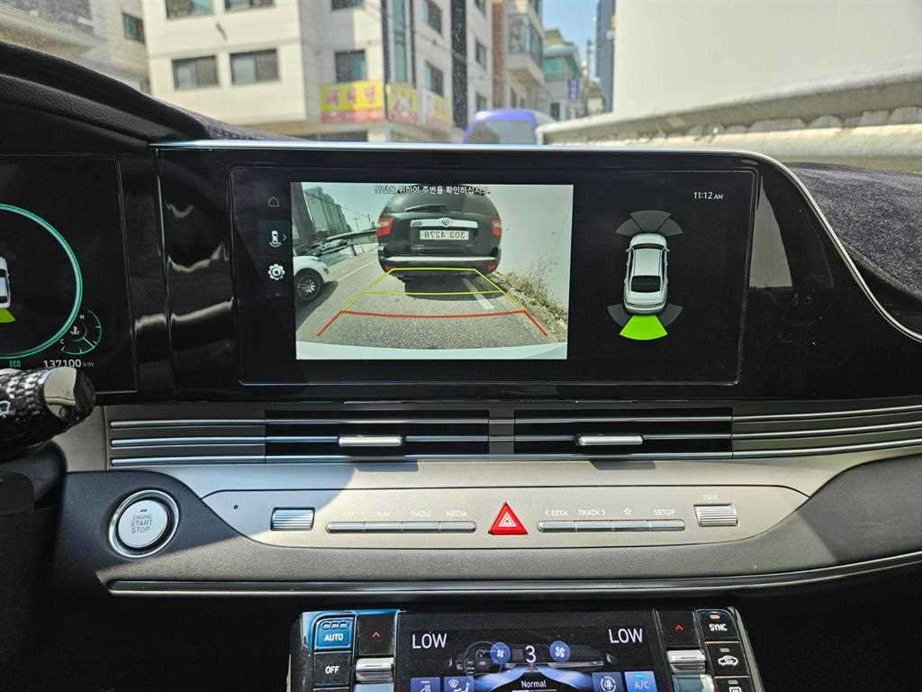 HYUNDAI Grandeur - Vista 12
