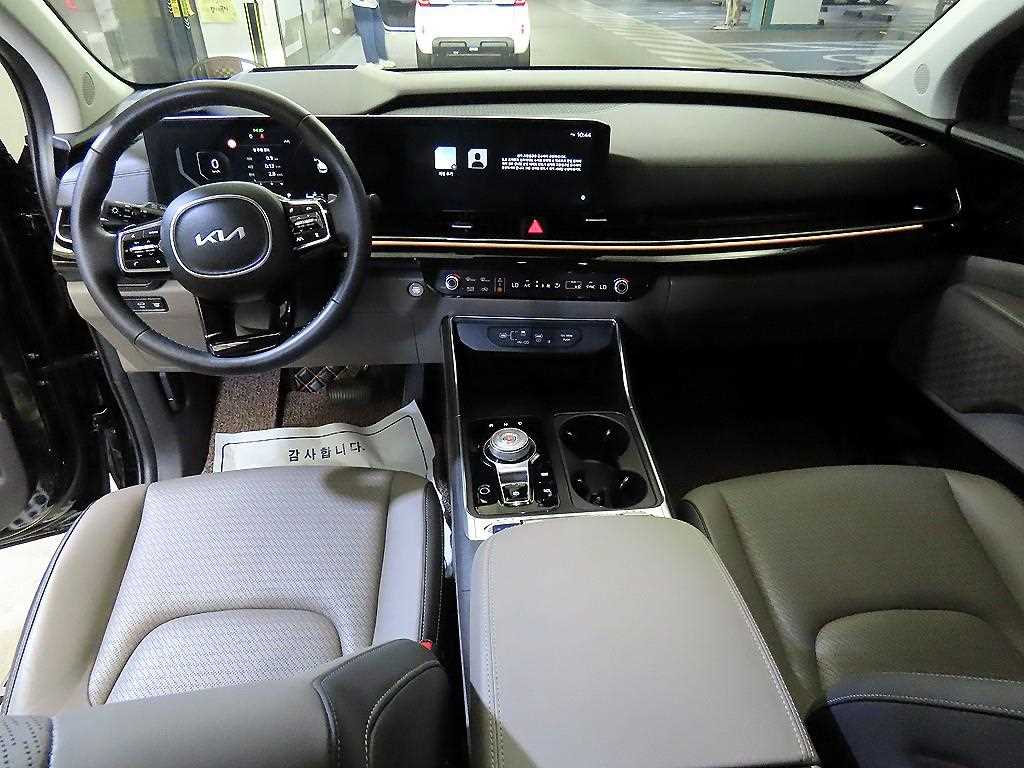 KIA Carnival - Vista 10