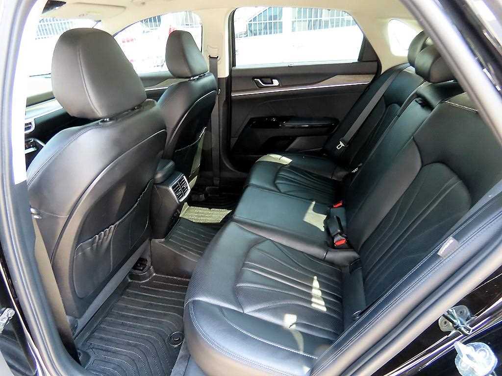 KIA K5 - Vista 6