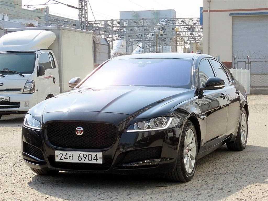 Jaguar XF - Vista 2