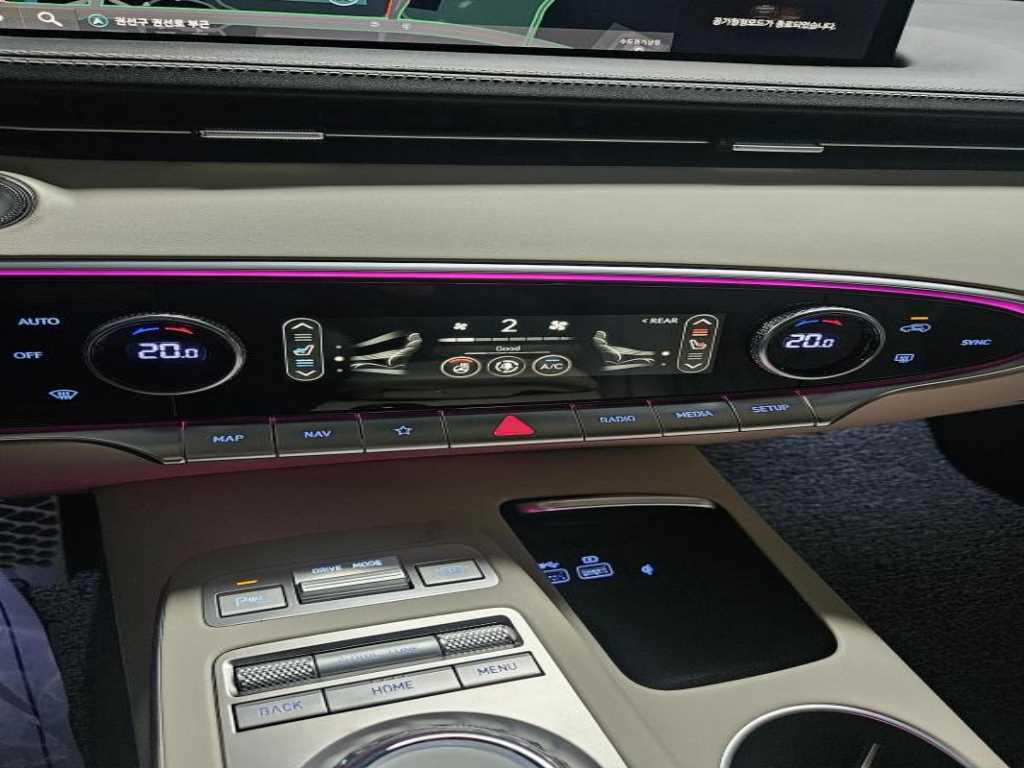 Genesis GV70 - Vista 10