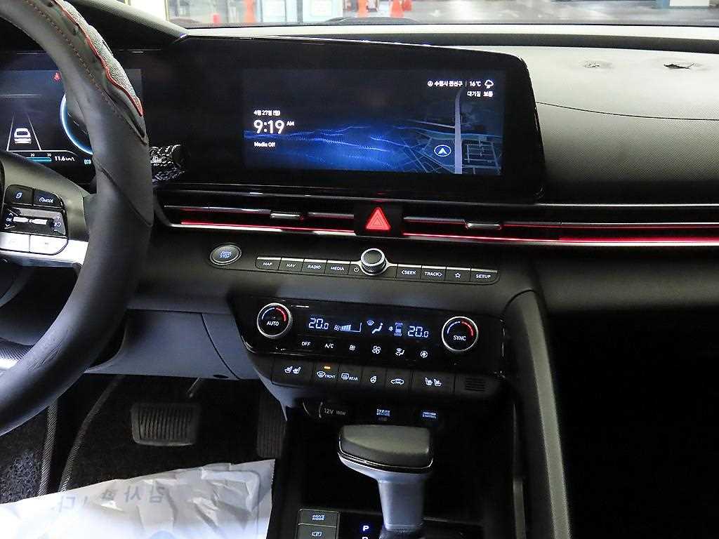 HYUNDAI Avante - Vista 11