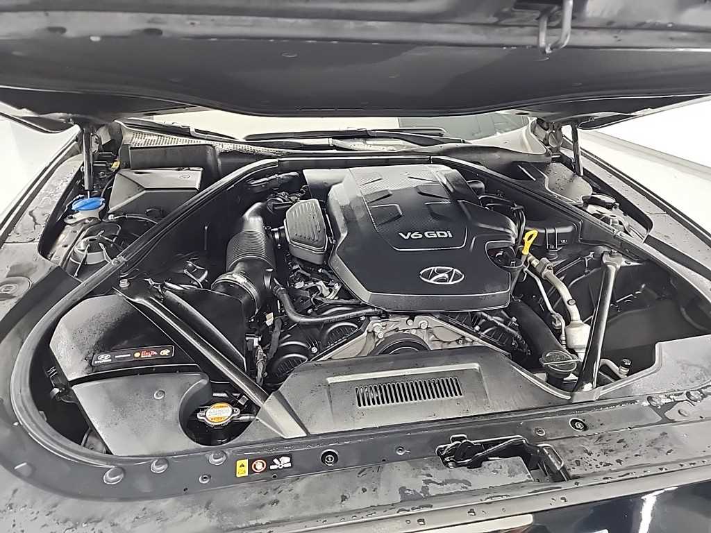 HYUNDAI Genesis - Vista 7