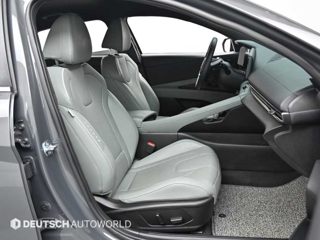 HYUNDAI Avante - Vista 10