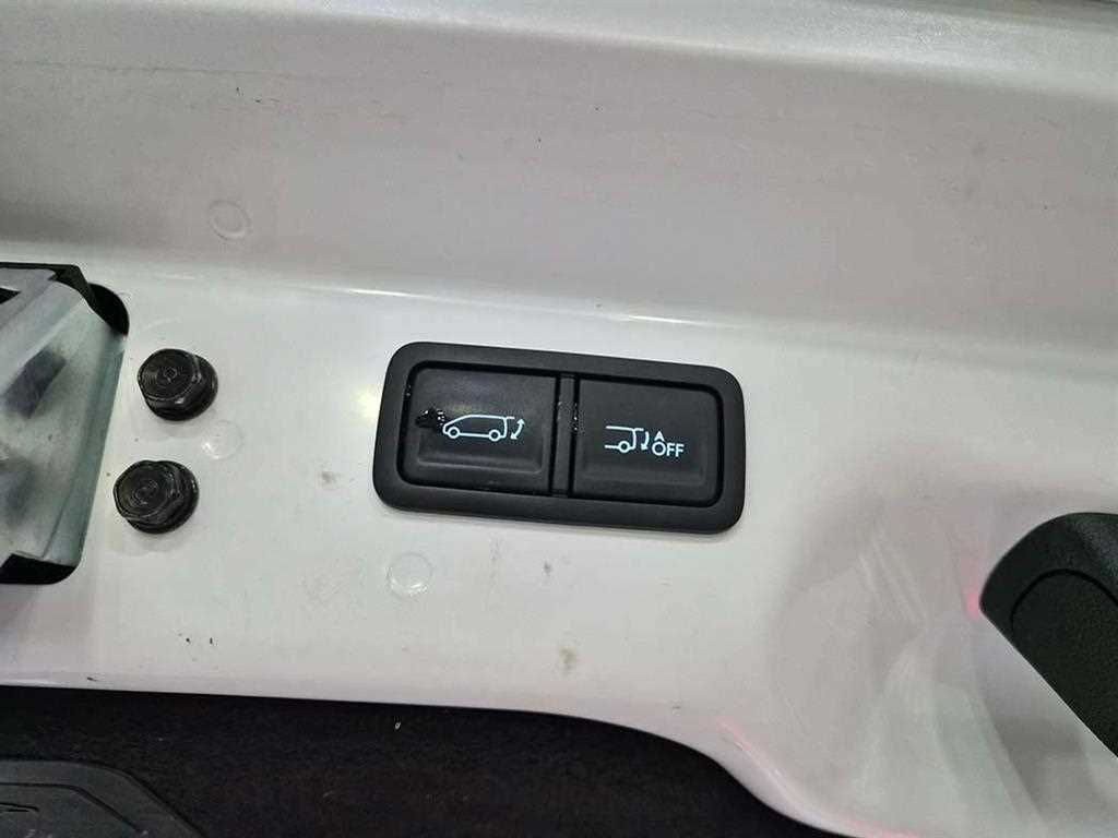 HYUNDAI Staria 2025 Blanco - Importación desde Corea - HF Imports Iquique - Foto 16