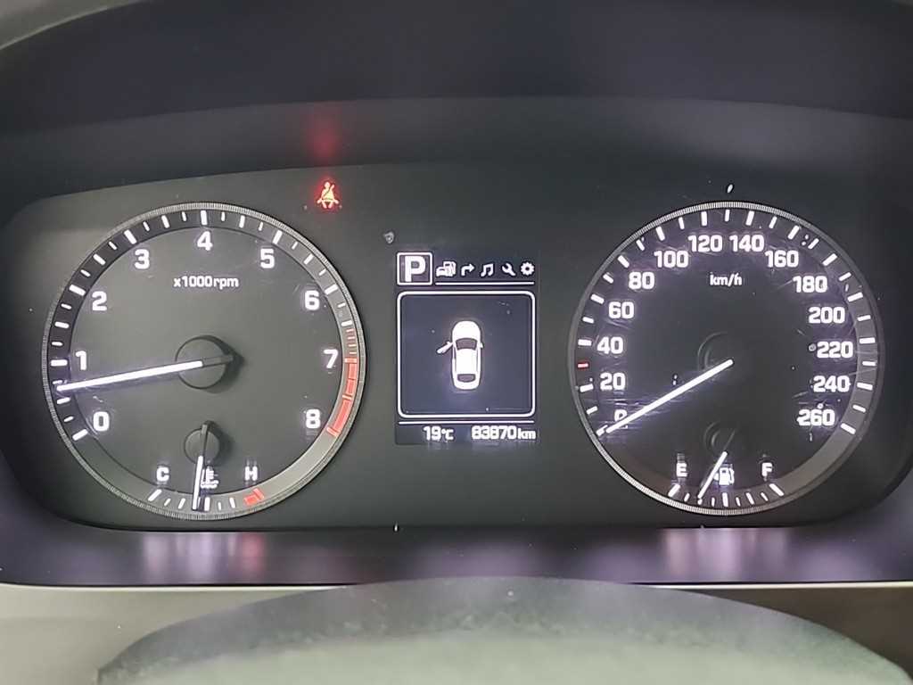 HYUNDAI Sonata - Vista 6