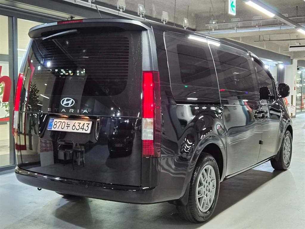 HYUNDAI Staria - Vista 4