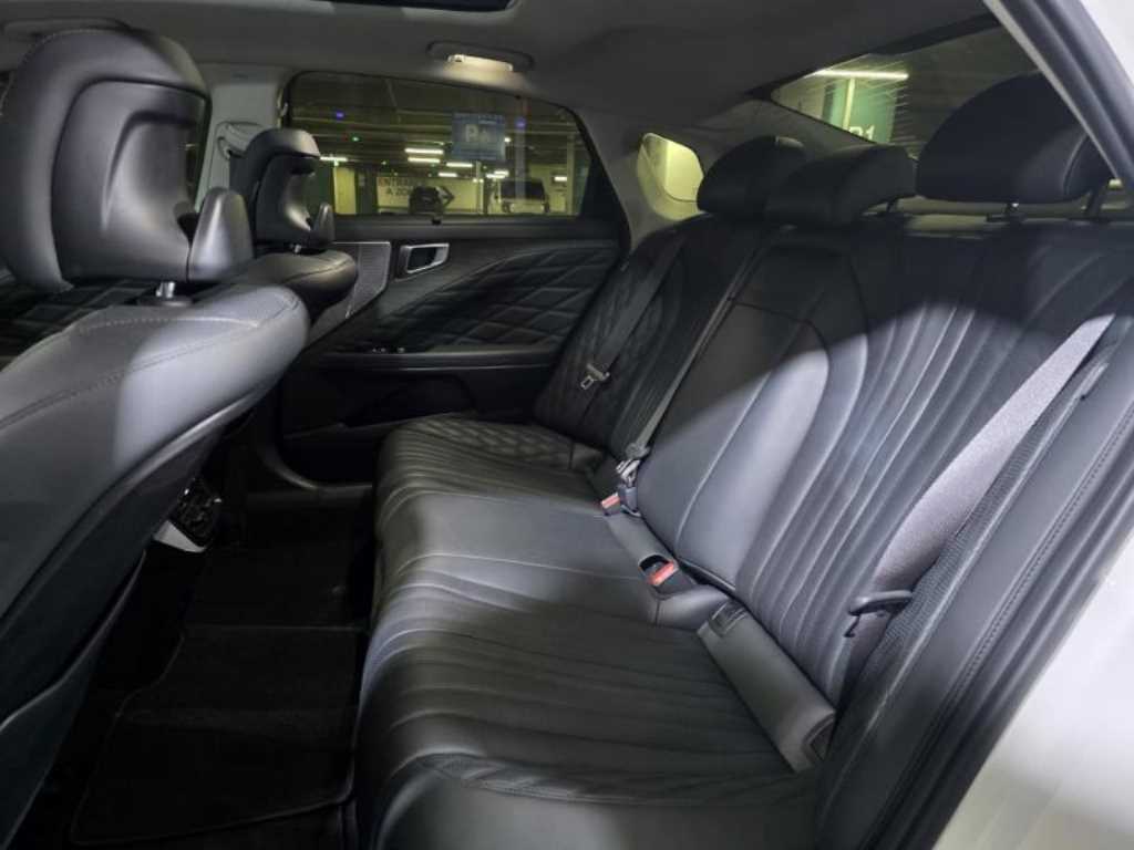 KIA K8 - Vista 8