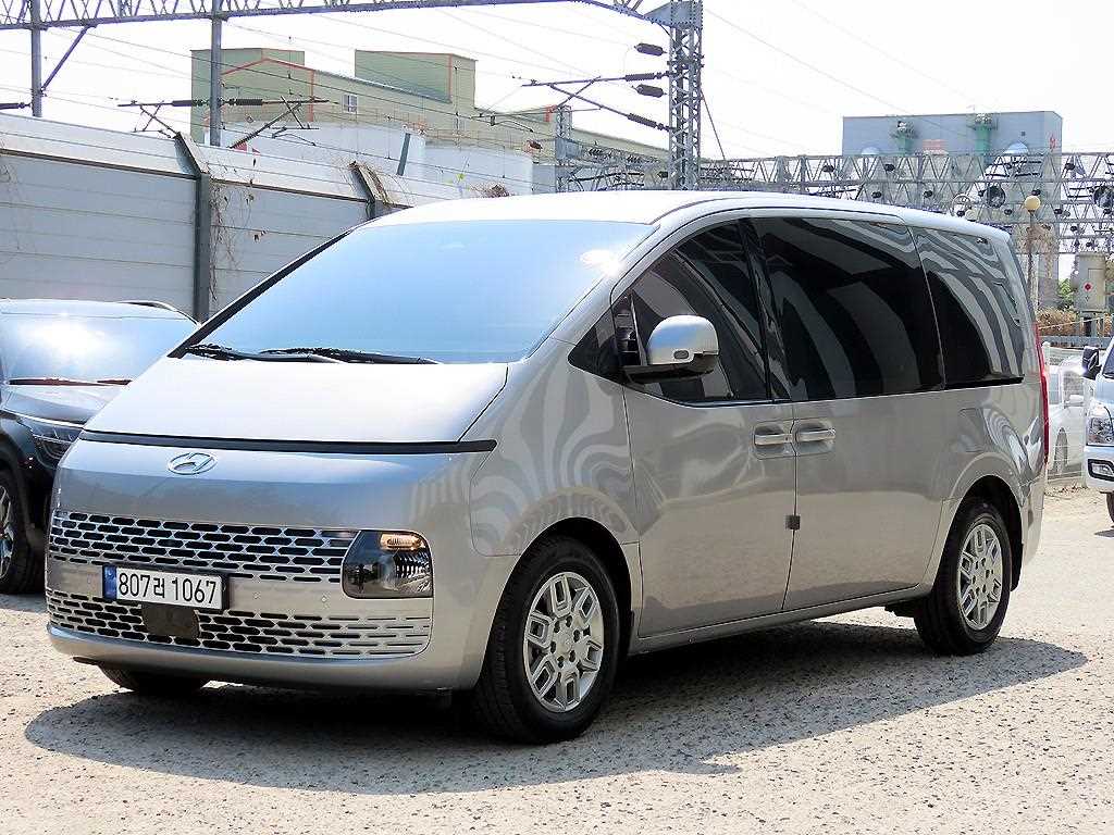 HYUNDAI Staria - Vista 2