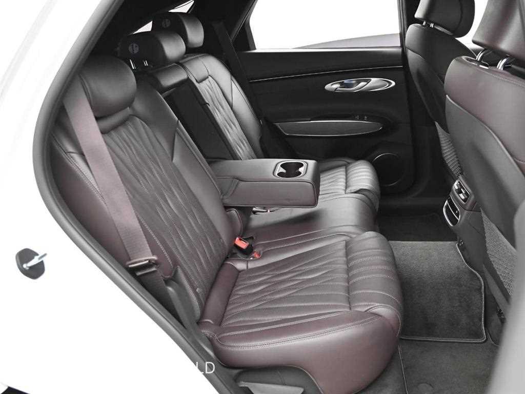 Genesis GV70 - Vista 12