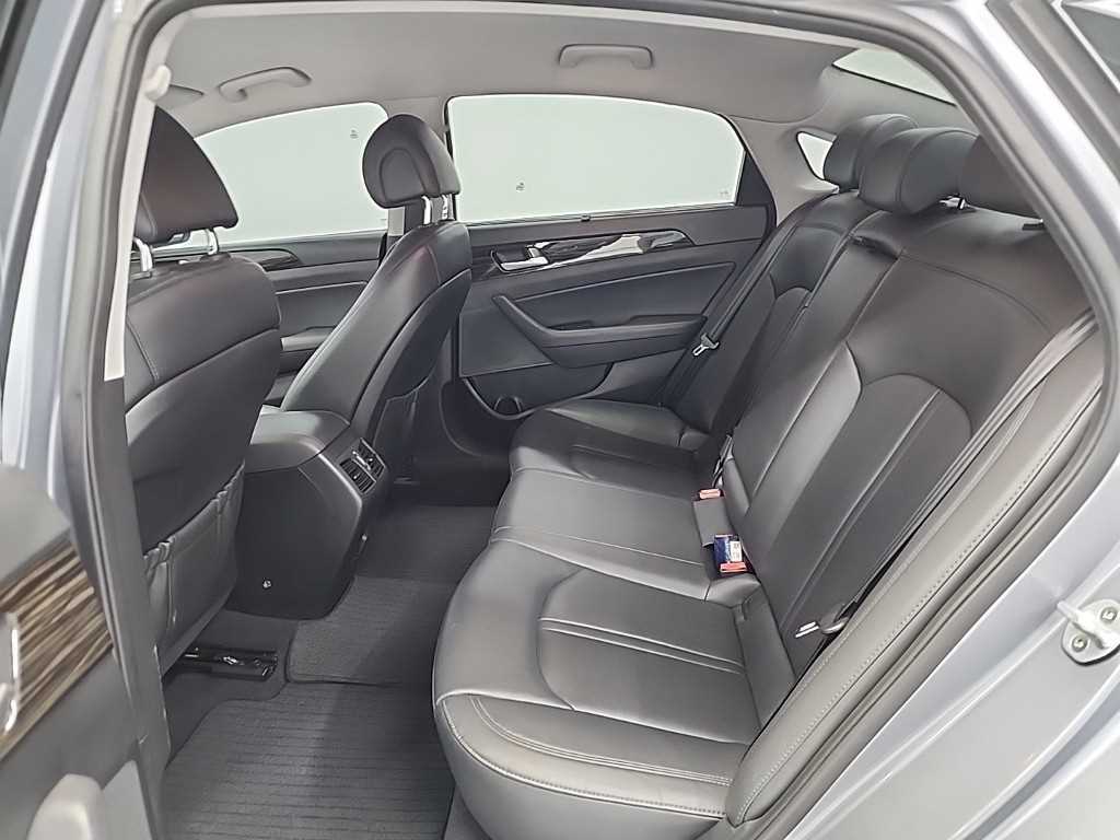 HYUNDAI Sonata - Vista 12