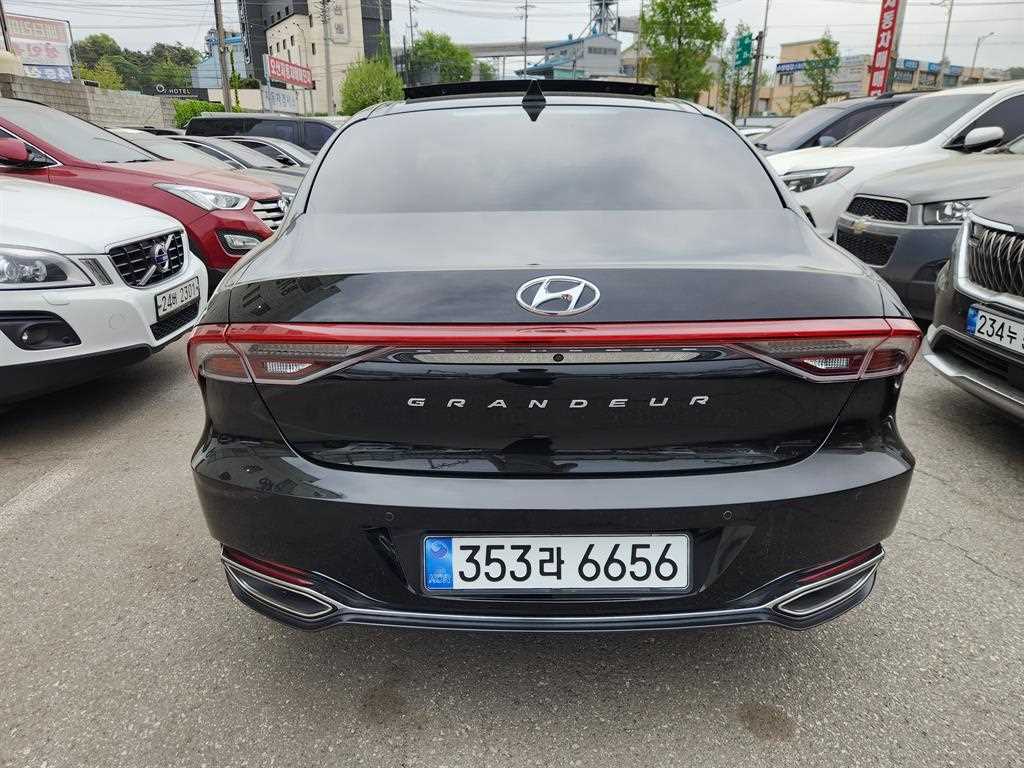 HYUNDAI Grandeur - Vista 4