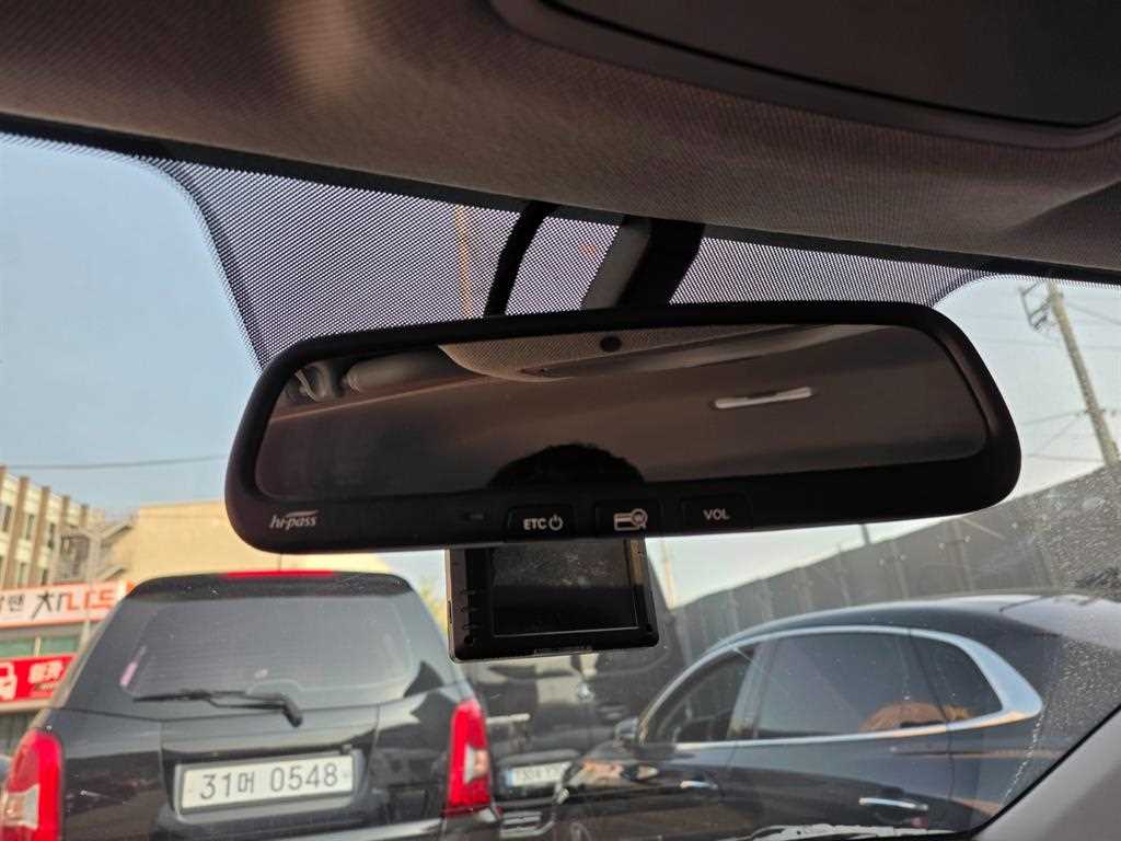HYUNDAI Avante - Vista 10