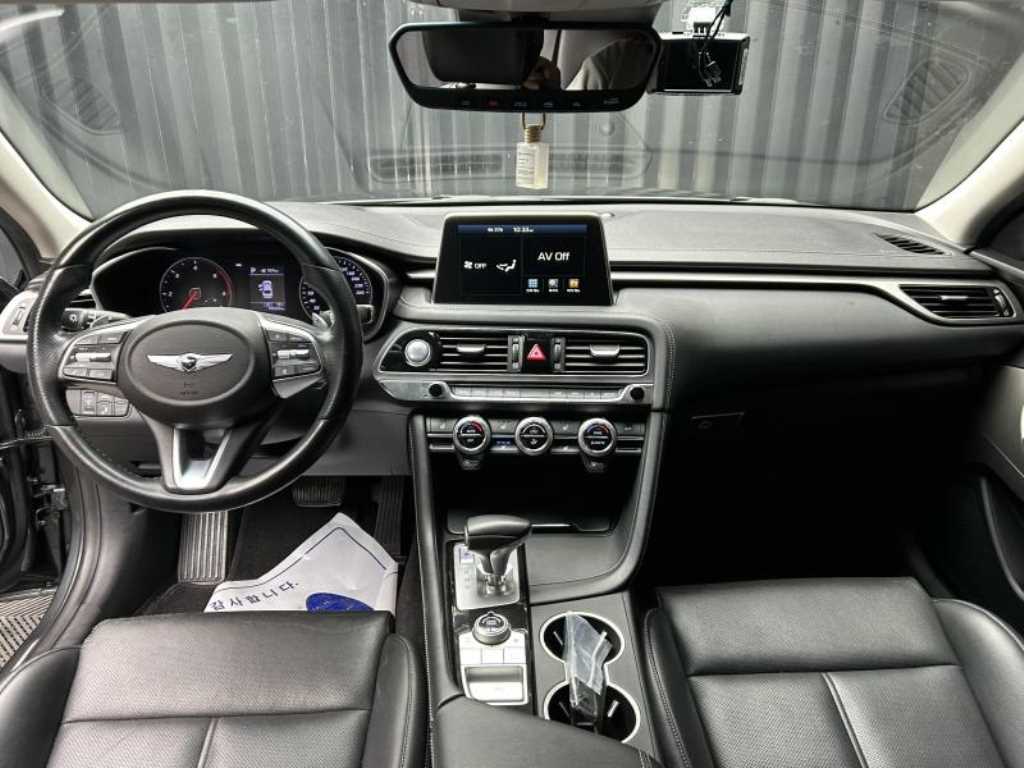 Genesis G70 - Vista 7