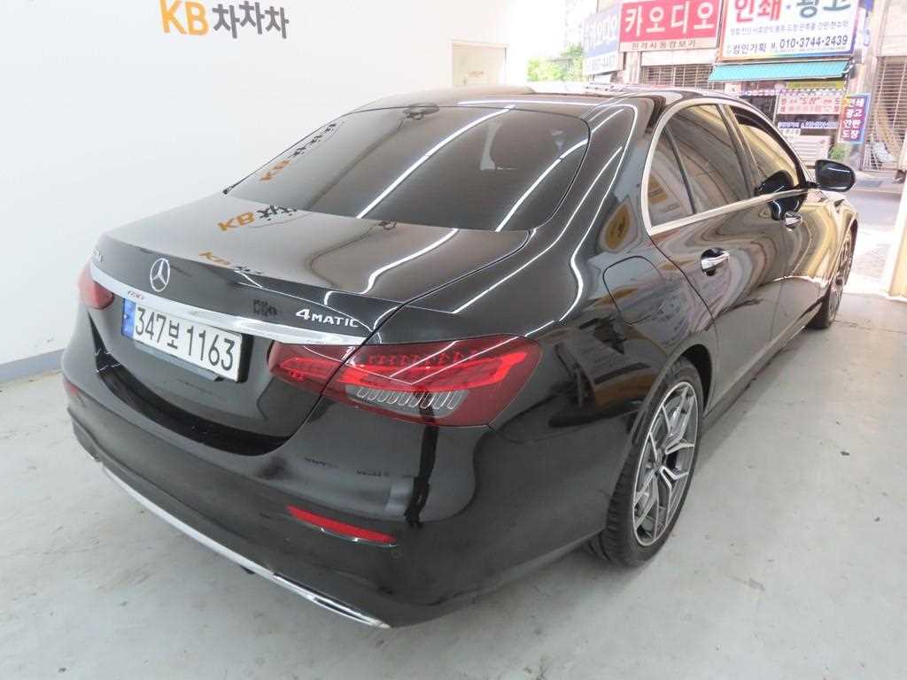 Mercedes Benz E class - Vista 3