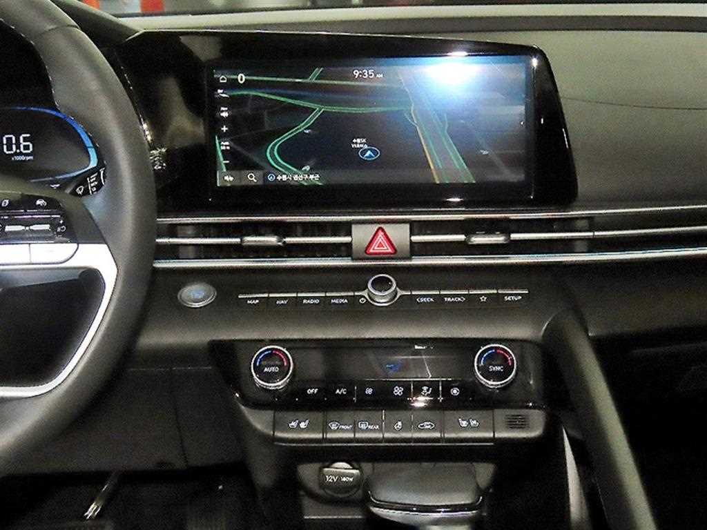 HYUNDAI Avante - Vista 11