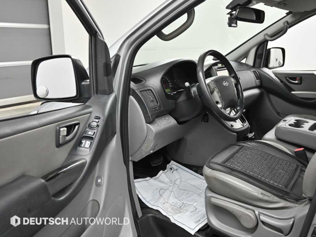 HYUNDAI Starex - Vista 11