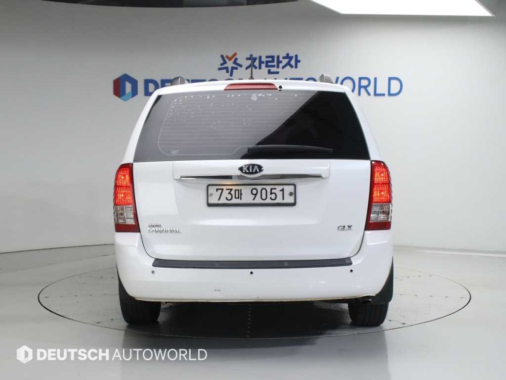 KIA Carnival - Vista 4