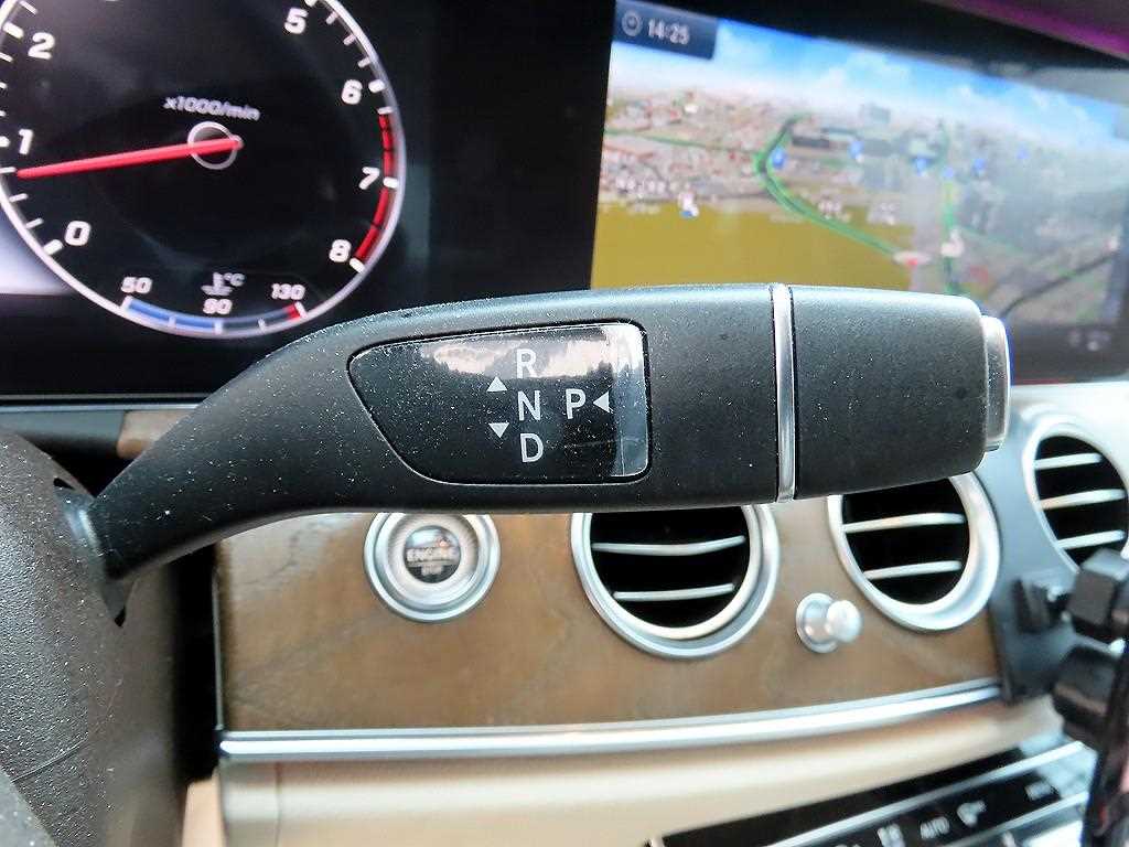 Mercedes Benz E class - Vista 11
