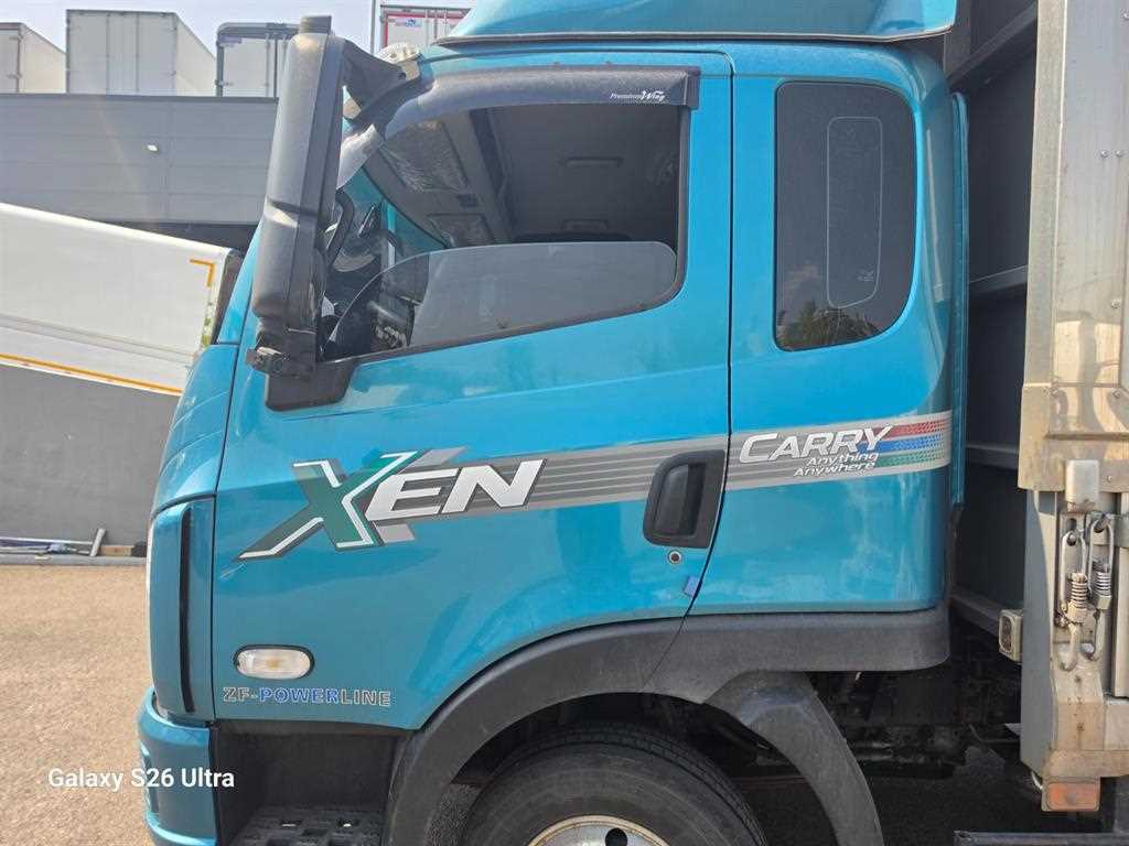 medium and large cargo truck - Vista 8