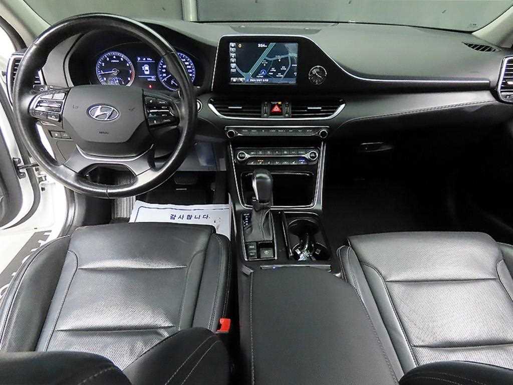 HYUNDAI Grandeur - Vista 7