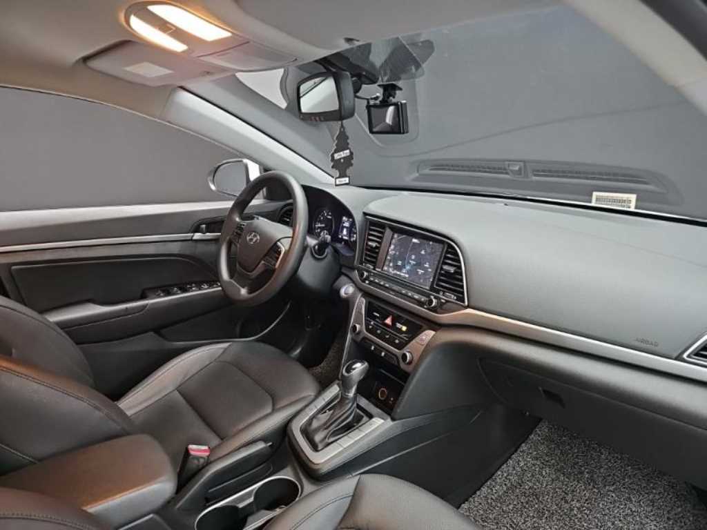 HYUNDAI Avante 2018 Blanco - Importación desde Corea - HF Imports Iquique - Foto 14