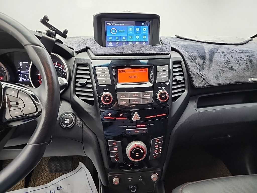 Ssangyong Tivoli - Vista 10