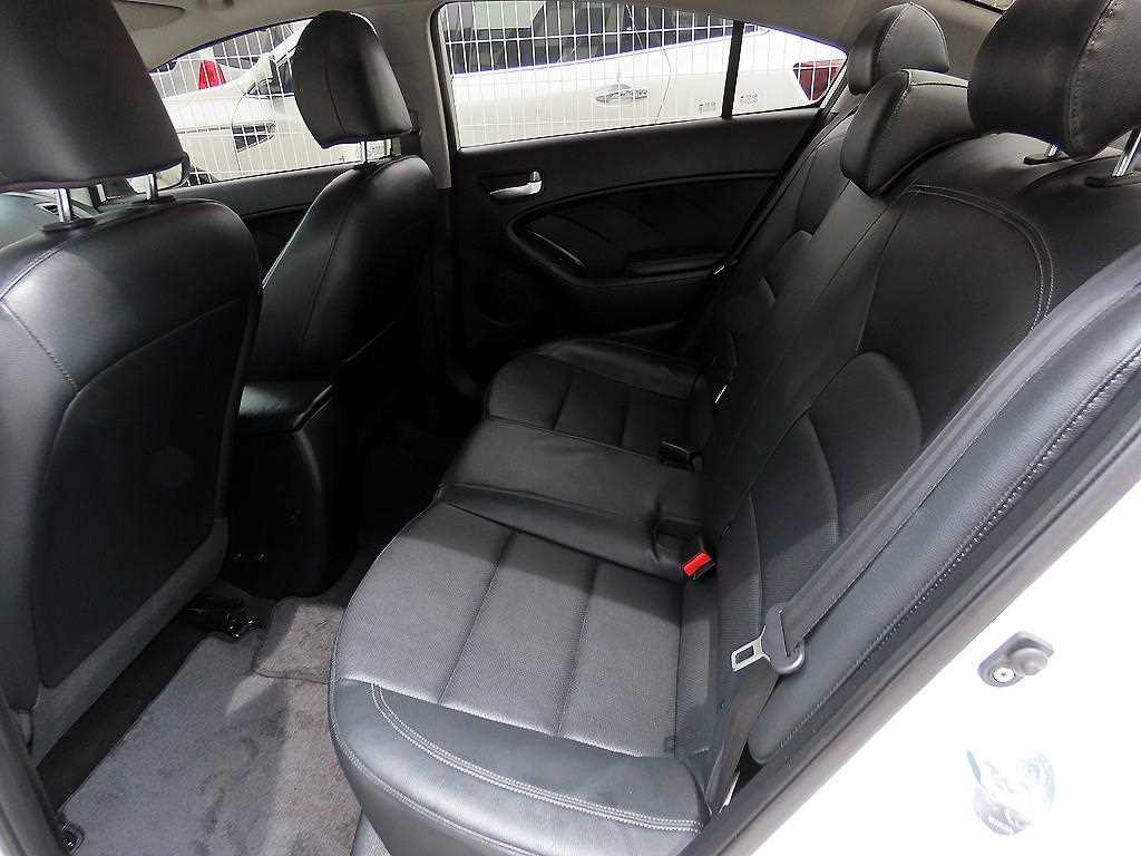 KIA K3 - Vista 6
