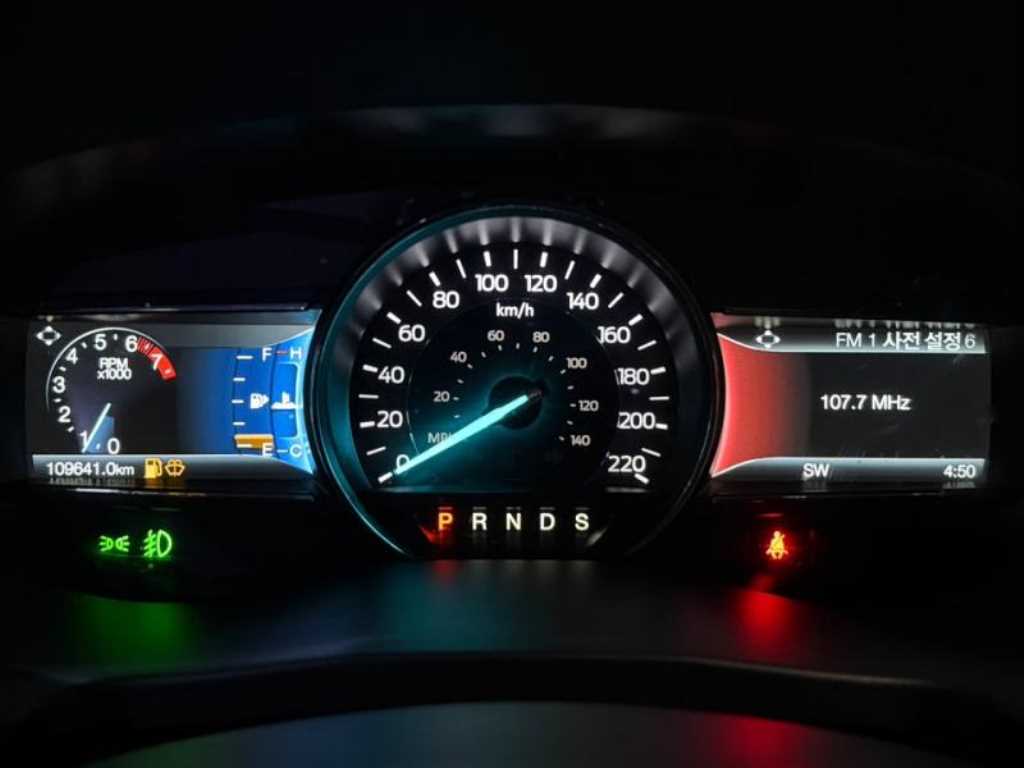 Ford Explorer - Vista 9