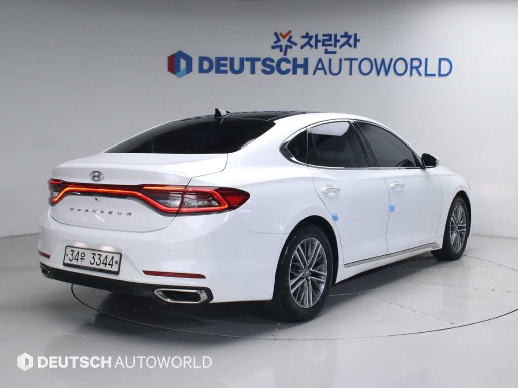 HYUNDAI Grandeur - Vista 2