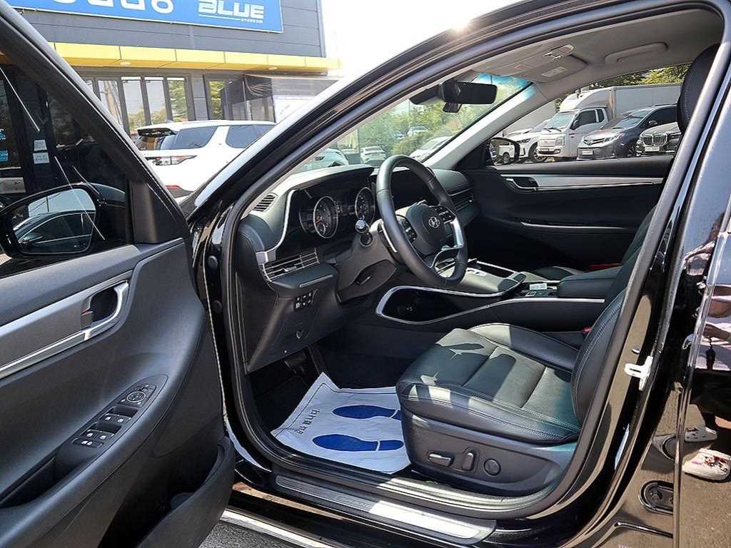 HYUNDAI Grandeur - Vista 6