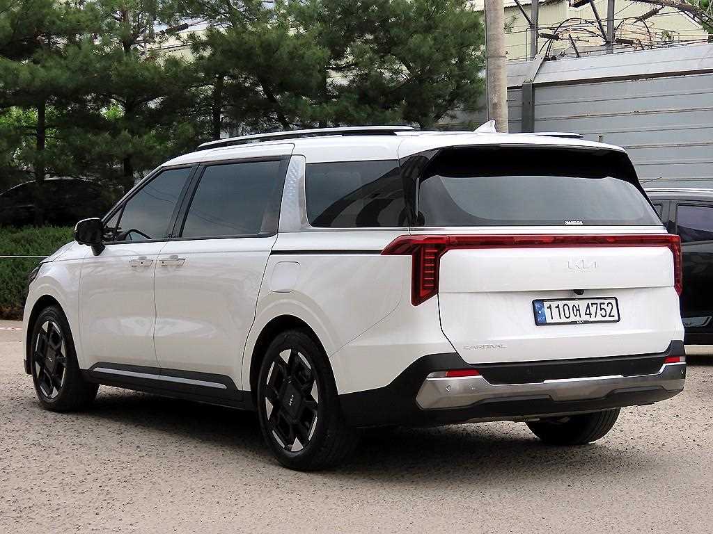 KIA Carnival - Vista 3