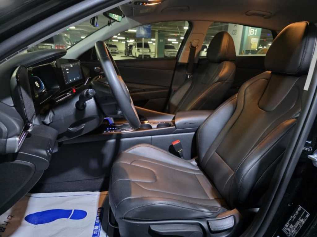 HYUNDAI Avante - Vista 7